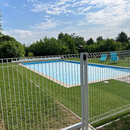 Gite De L'Ebaupin Louchy-Montfand Exterior foto