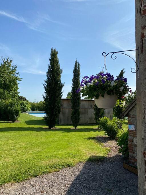 Gite De L'Ebaupin Louchy-Montfand Exterior foto