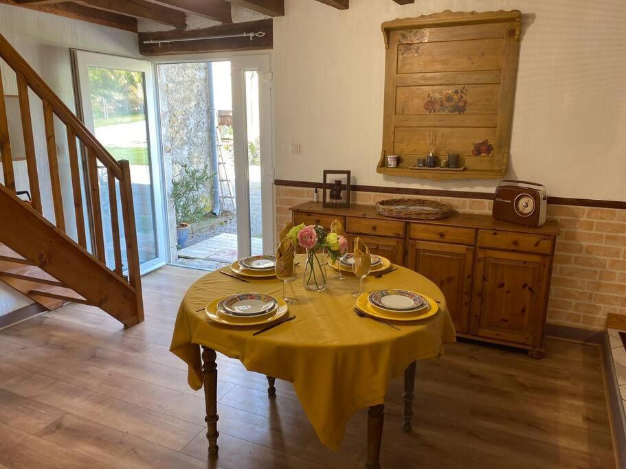 Gite De L'Ebaupin Louchy-Montfand Exterior foto